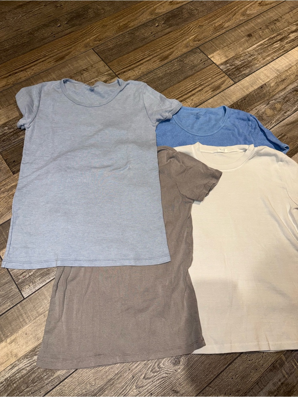Brandy Melville/John Galt 4 Tee Bundle EUC